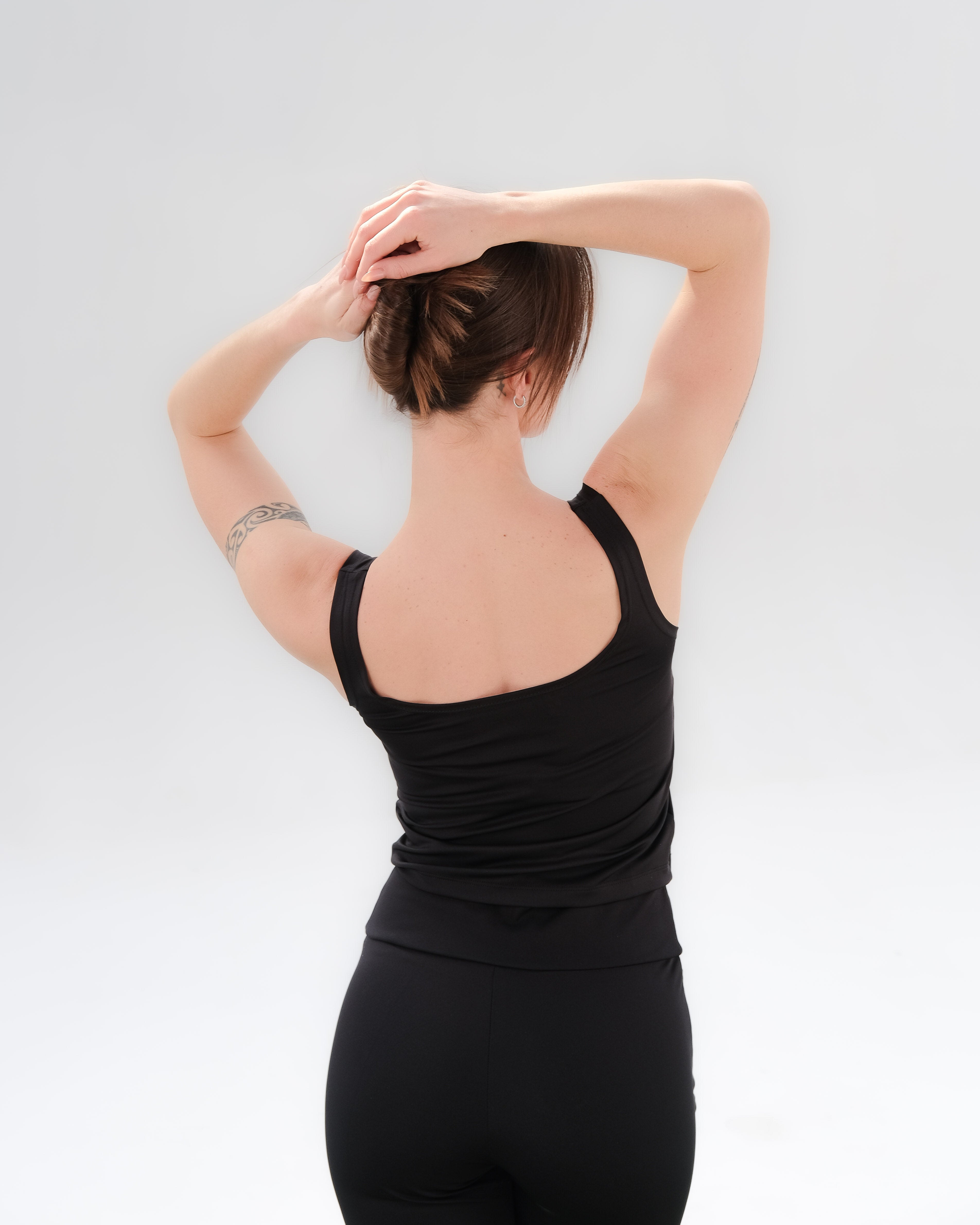 Active Scoop Neck Tank