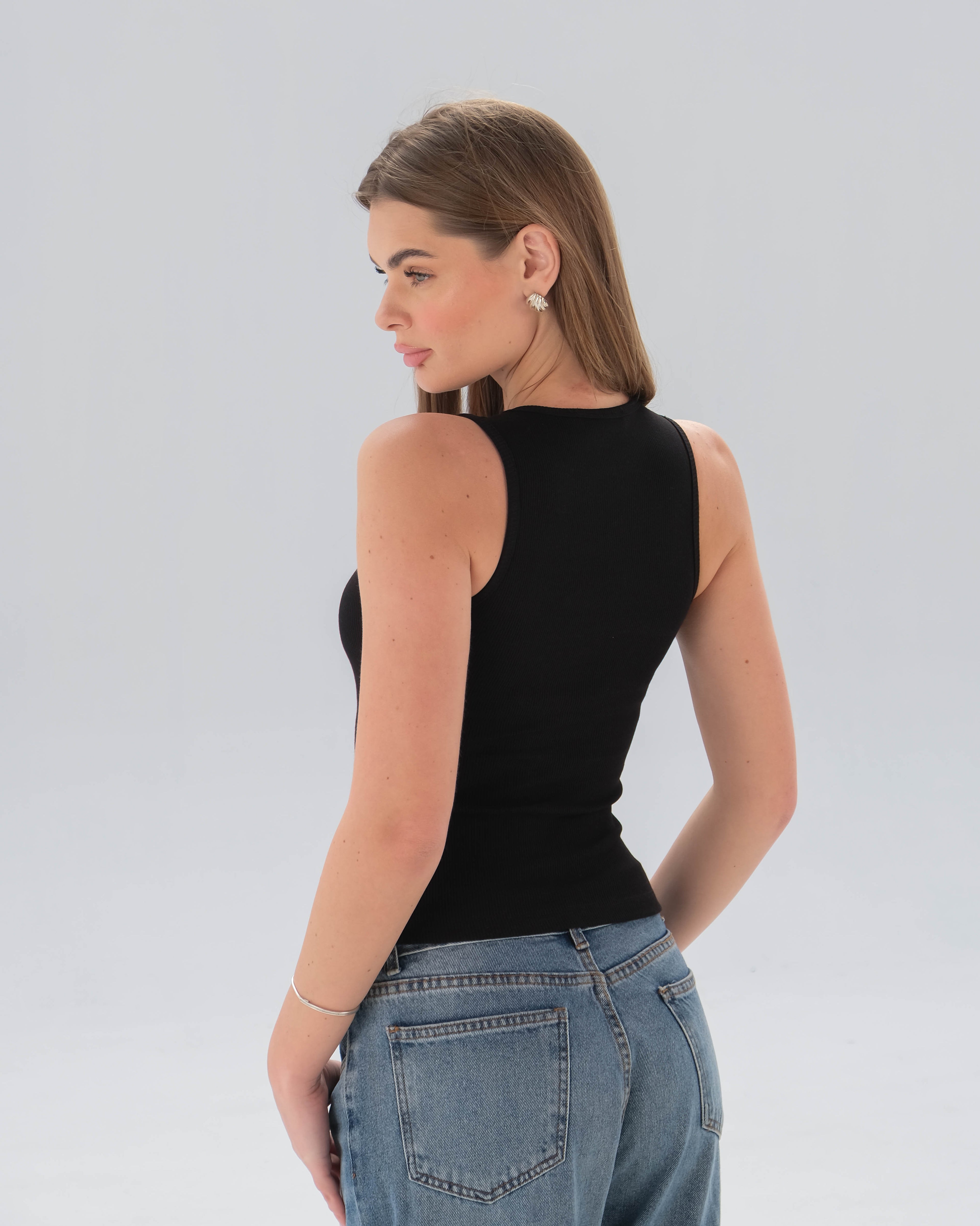 Ribbed Sleeveless Fitted Top